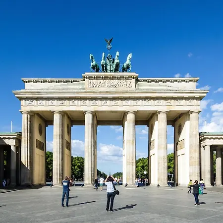 Homely Berlin - Chic Flat, City View, Subway, Cafe, River Exterior photo