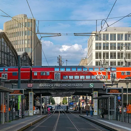 Homely Berlin - Chic Flat, City View, Subway, Cafe, River Exterior photo