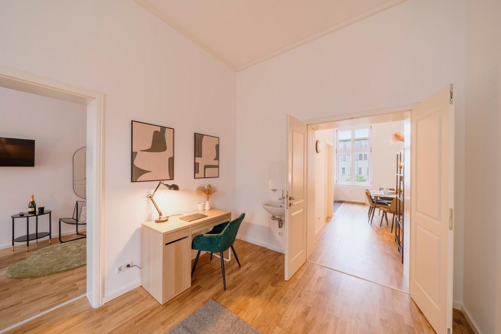 Homely - Chic Flat, View, Subway, Cafe, River Berlin