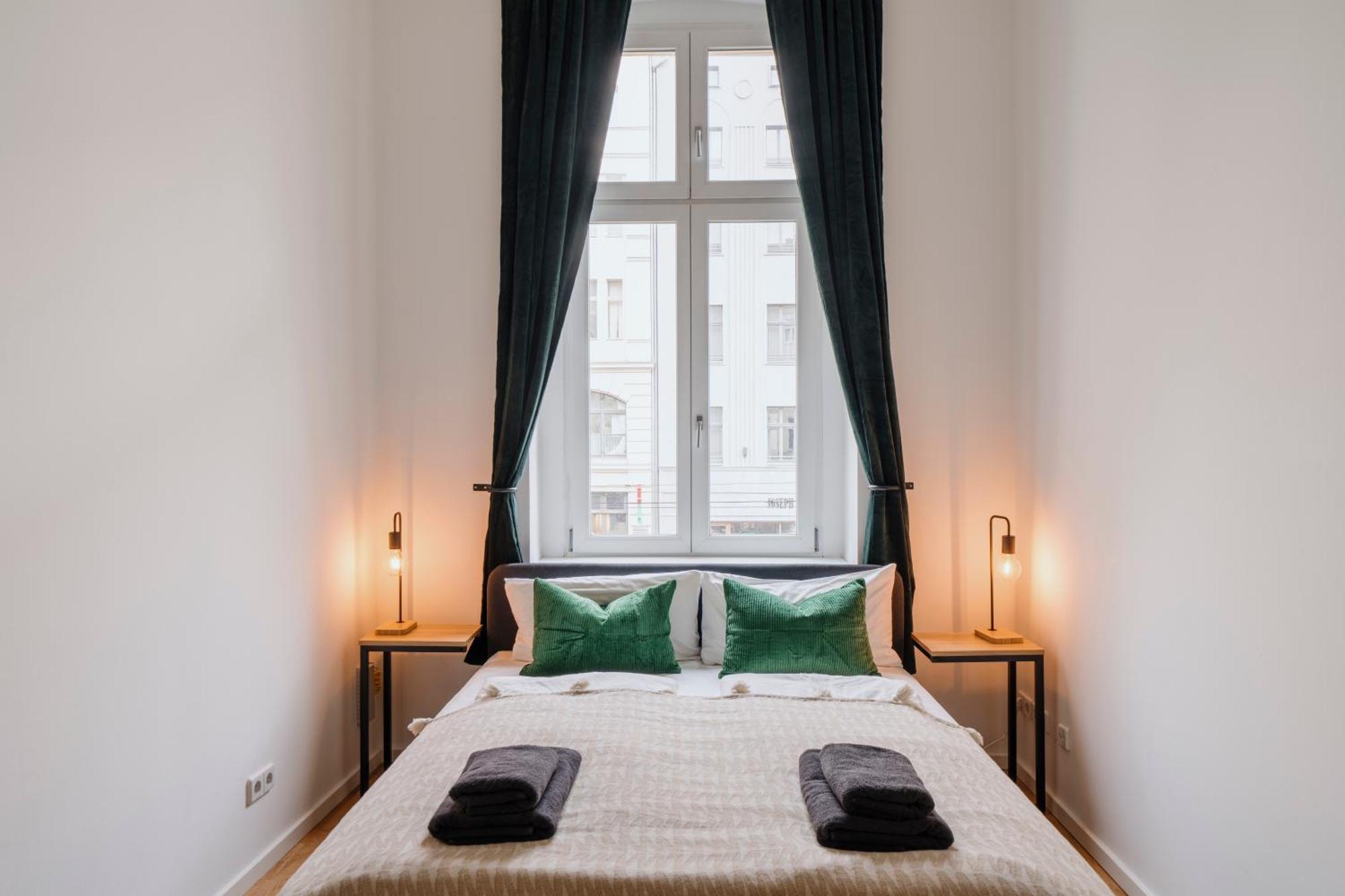Homely - Chic Flat, View, Subway, Cafe, River Apartment *